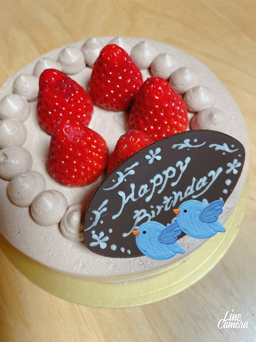 kudamonoinochi's tweet photo. 息子の誕生日はveganpâtissier岡田春生さんのケーキでお祝い🎂
世界中このケーキにな〜〜れ☝️
めちゃ美味しかったです✨(語彙力なさすぎていつも同じ表現😂)
お料理もお誕生日もケーキもお祝いの席に動物の犠牲はいらないですよ🐷🐄🐓
#halokada
#情熱大陸
#スイーツ https://t.co/xGpwD0wX2Y