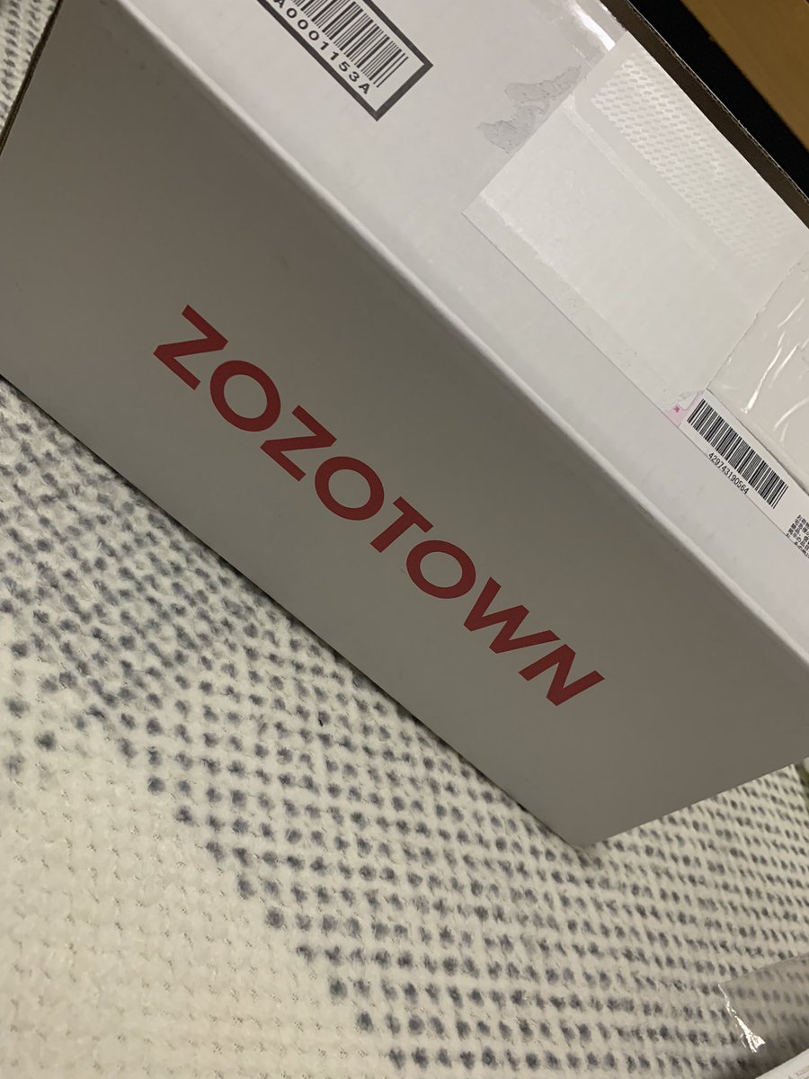 09sakura51's tweet photo. #ZOZOSALE箱CP
白い箱で届いた！！！嬉しい！ https://t.co/iApbFuBryC