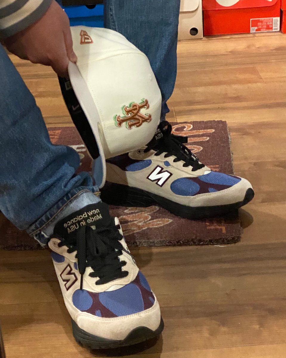 aerom_s's tweet photo. こんばんは🫡
今日のお出掛け靴&amp;戦利品👟
aime leon dore ×Newbalance
MR993ALL "Taupe"
仕事終わりに憩いの場 @8kicks_official へ👍今日も良い買い物が出来て大満足☺️
#8kicks 
#沼ERA部 
#SAMPLES 
#スニウォリ写真部 https://t.co/1n0MsAXEzY