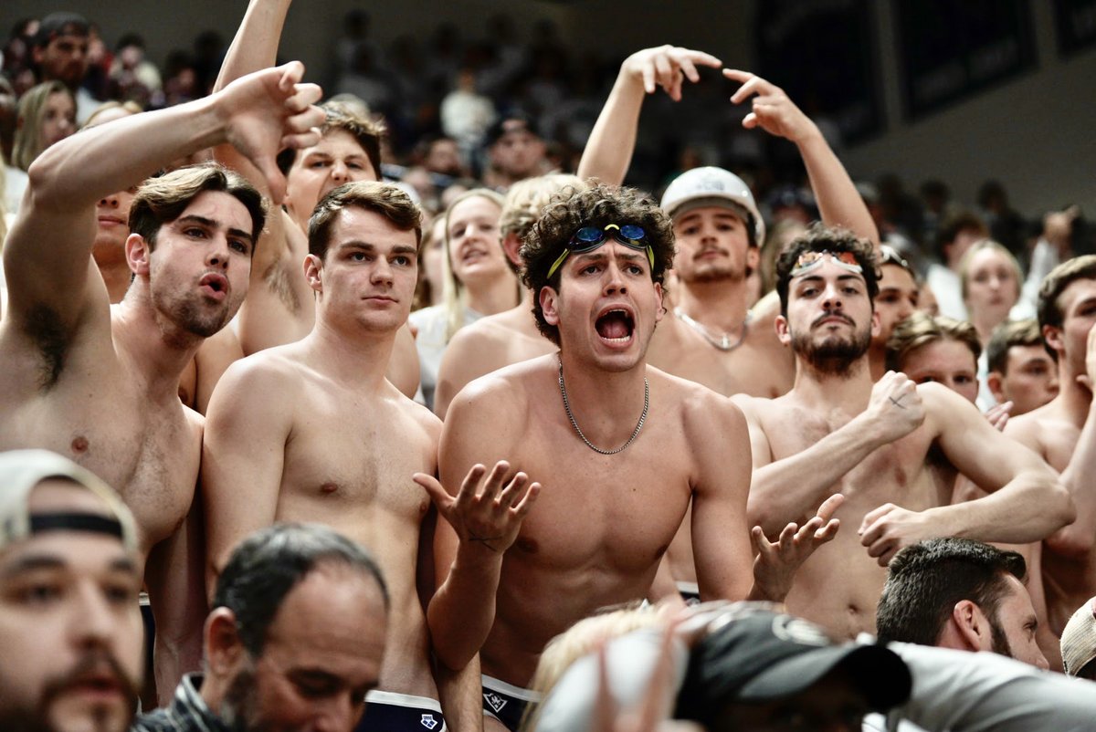 uncwmenshoops's tweet image. Thank you, #SeahawkNation. 

Let&apos;s do it again Saturday in a nationally-televised game.

UNCW Vs. William &amp;amp; Mary, 5 p.m., CBS Sports Network.

#HawkYeah #Rise #UNCW @UNCWilmington