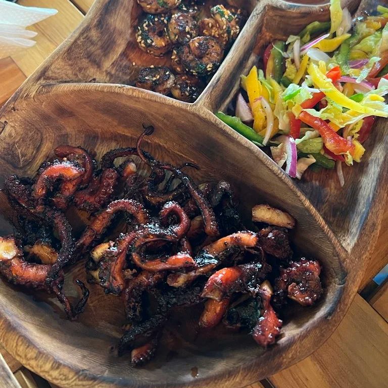 sea_villians's tweet photo. 🌊 SIGNATURE OCTOPUS 🌊
This is grilled octopus is looking just about right😋 has been a staple since day one , an exiting appetizer that will satisfy all your picky palate...
#SafaricomExposed
#Southampton #LesediDevelopers #MainaAndKingangi #nyanzaa https://t.co/QKOmG7jgtv