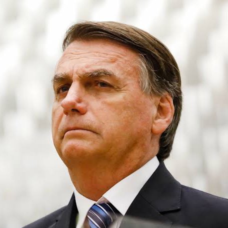 🚨URGENTE: Presidente Lula coloca em público o sigilo de 100 anos do cartão corporativo de Bolsonaro.

O ex-presidente gastou R$ 27,6 milhões entre 2019 e 2022 no seu cartão. Na alimentação foram R$ 10,2 milhões. Em hotéis foram R$ 13,7 milhões.