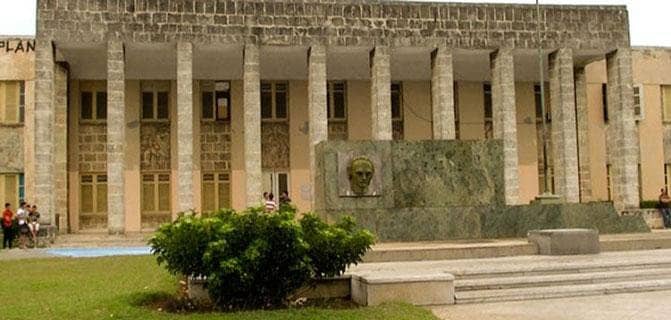 En el 205 aniversario de la fundación de la Academia de San Alejandro, la segunda institución académica más antigua de #Cuba, felicitamos a sus profesores y graduados, cultivadores con su arte, de lo más genuino de la identidad cultural de la nación. #CubaEsCultura