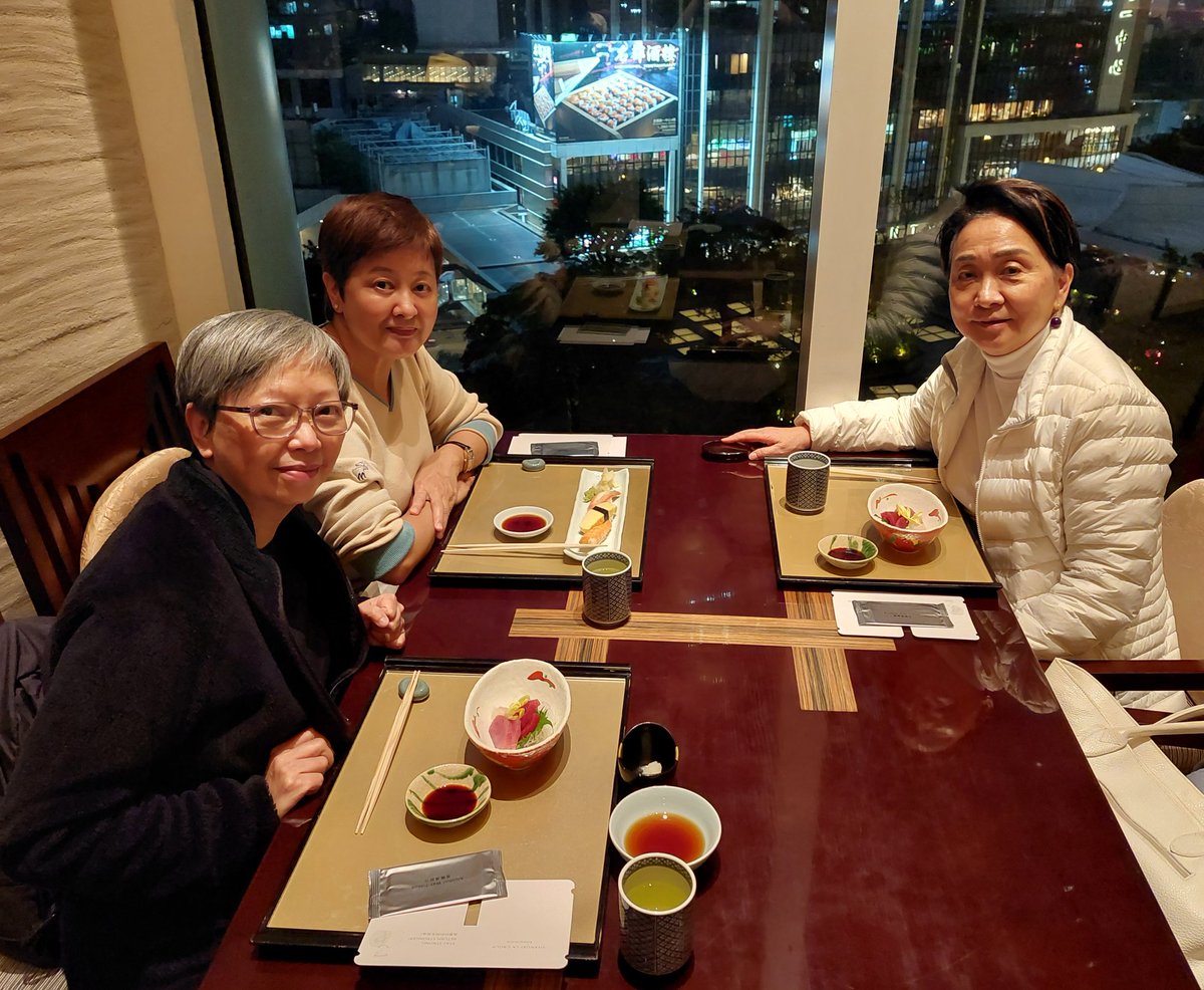 Emily Lau tweet media