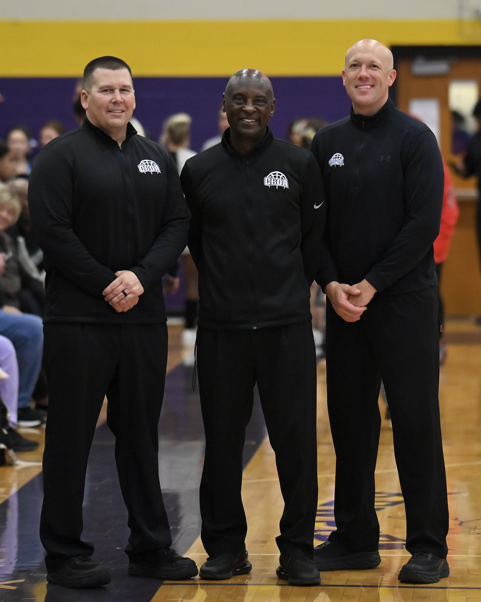 CBOA officials <a href="/BlakeMcTweeters/">Blake McPheeters 🇺🇸</a>, Payton Matthews, &amp; <a href="/SammmyB23/">Sam Barnes</a> officiated the Tolton at Hickman game. <a href="/MSHSAAOrg/">MSHSAA</a> 

📸: <a href="/close2par/">Steve Long</a>