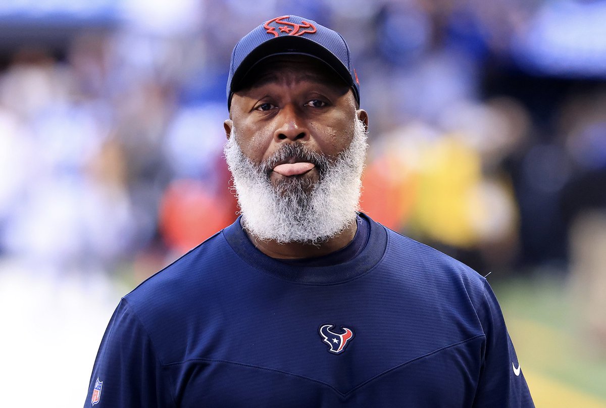 TotalProSports's tweet photo. Lovie Smith knowing he’d be fired, going for 2 to win the game and giving away the Texans 1st overall pick… Is definitely the ultimate boss move! https://t.co/Kt0rwb6yD2