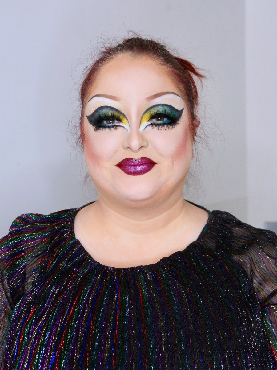 BlossomandBliss's tweet image. 😍 A #drag theme #partymakeup by #MUA @jamesadisai at @dragdreams using #kryolan #makeupproducts . Visit our shop blossomandbliss.co.uk/collections/ma… #specialoccasionmakeup #makeupshopping #mualondon #makeuponline #greeneyeshadow #androgynous #androgenousmakeup #makeupshop #kryolancosmetics