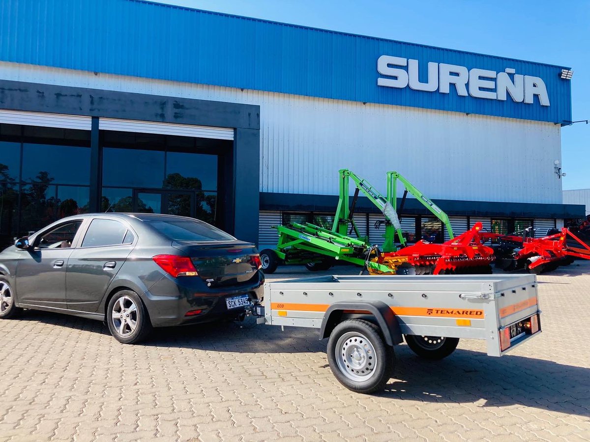 surenamaquinas's tweet photo. Entrega Trailer marca TEMARED (Polonia 🇵🇱) modelo ECO 2010!! Equipado con eje Knott (Alemania 🇩🇪) !!!🔥🔥💪💪 #Sureña #Sureña_maquinaria_agricola #temared https://t.co/kTJ1ZI5UVt