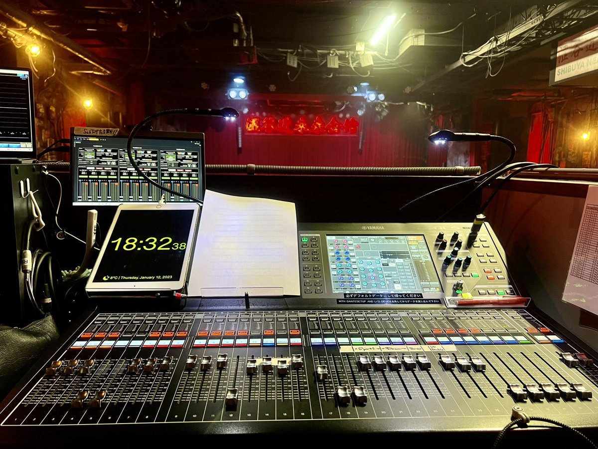 Loud_kids_dai's tweet image. 今年一発目の近未来会館でした！！
最近QLに変わったようでいろいろやりやすくなりました👍
また細々と調整していきましょかね☺️
満員御礼でライブも盛り上がりました🔥
お疲れ様でした！！
#渋谷近未来会館 
#ql5