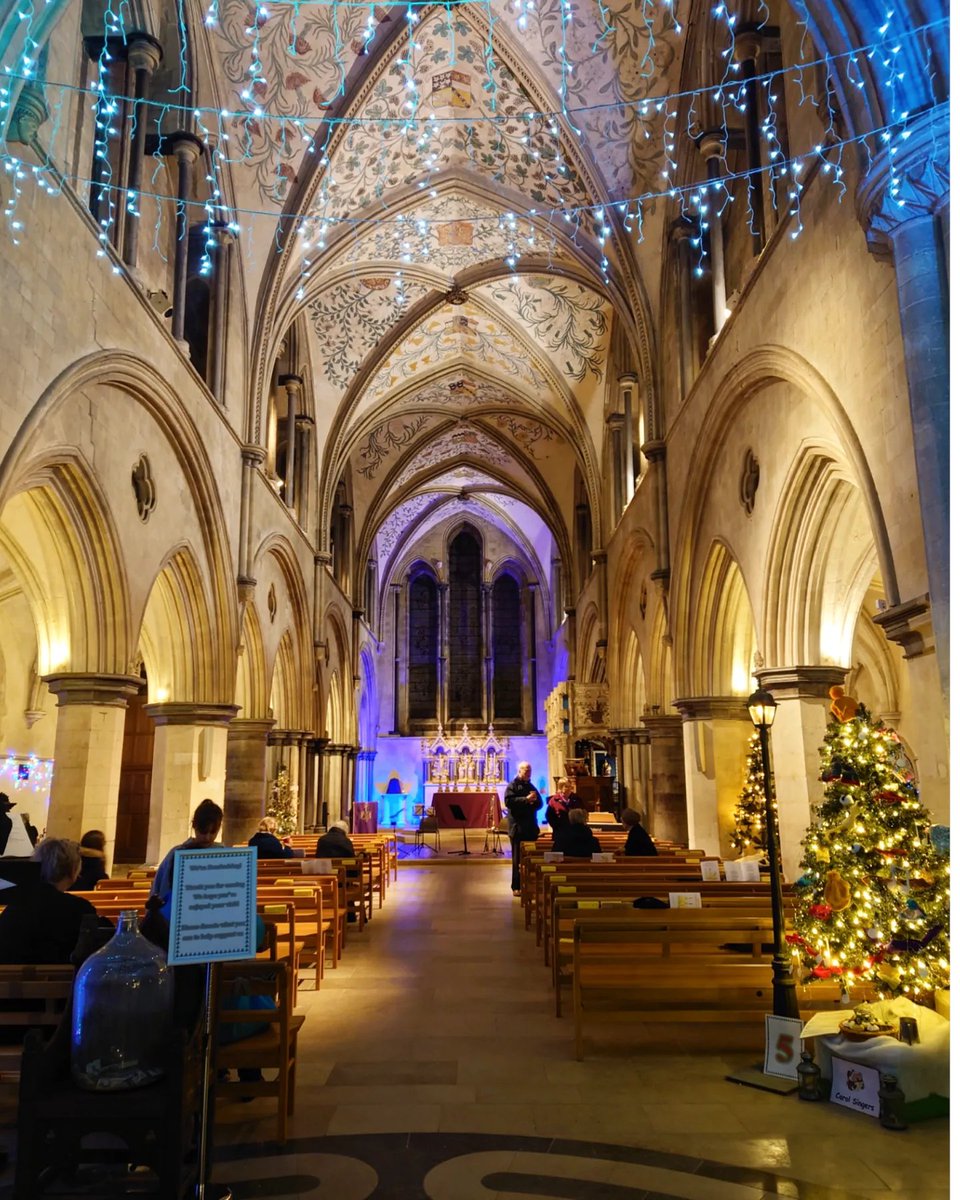 ParizeCody's tweet photo. Carol Singing last December 🎶 https://t.co/1QYqMDqYQm