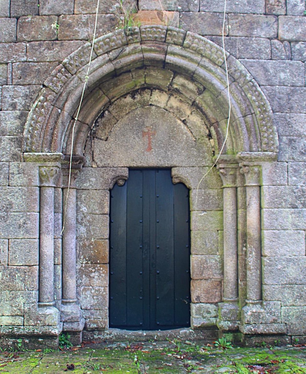 apatrigal's tweet photo. MOLDES
Unha parroquia de Boborás
Javier Torres, asociado
1/5 

..."Ao falar da parroquia de Moldes e da súa historia é inevitable facer referencia a fortaleza e burgo de Castro Cavadoso (finais do s. XII - principios do s. XIII) 

#Moldes Abrimos fío👇 https://t.co/364RjB07uW