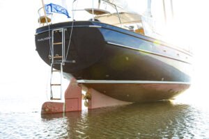 nauticlink's tweet photo. Heeft mijn boot de juiste schroef? 
Eens in de zoveel tijd stelt elke schipper zichzelf de vraag: heb ik wel de juiste schroef voor mijn boot? Motorbootvaarders overwegen of een andere schroef misschien zuiniger [...] https://t.co/oP3QQQQKiF