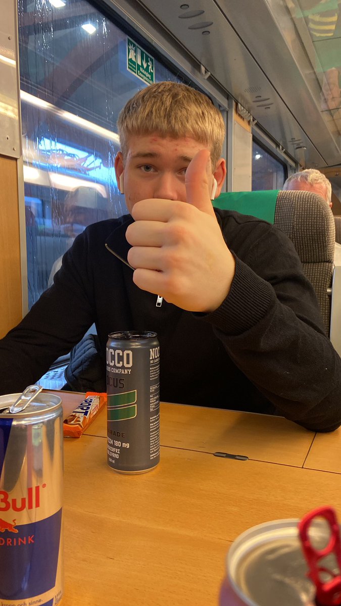 NoelHurtig's tweet photo. Ledsam hemgång idag efter prov😢 #rafasproväromöjliga https://t.co/EHo2IcIewd