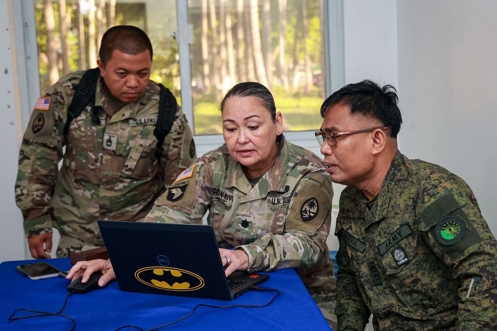 🇺🇸–🇬🇺–🇵🇭
 
#ICYMI, the @guardguam visited the 🇵🇭 for the #StatePartnershipProgram last month.