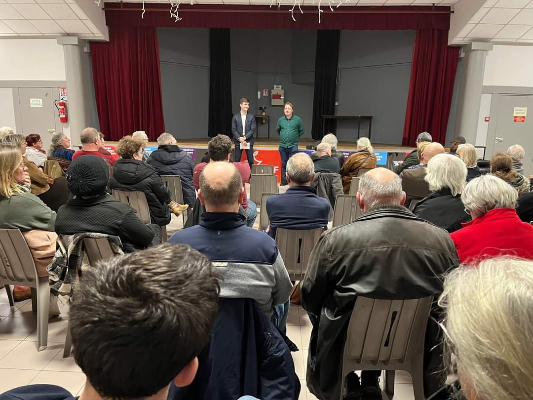 L_Deffontaines's tweet image. Hier soir j'étais aux vœux du Parti Communiste de la Somme. "Notre projet n'est pas d'être une simple force d'opposition, ni d'être majoritaire à gauche, c'est d'être majoritaire tout court, nationalement comme ici dans la métropole amienoise, retrouvons une gauche populaire"