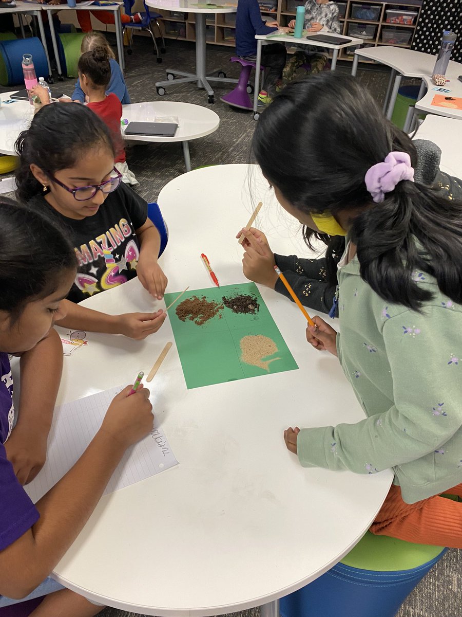 caseykelli1's tweet photo. Learning about different types of soil in science.  I brought soil from my family farm and the students loved learning about the crops my dad grows in his fields. #IsbellPride https://t.co/D0gahaW0e3