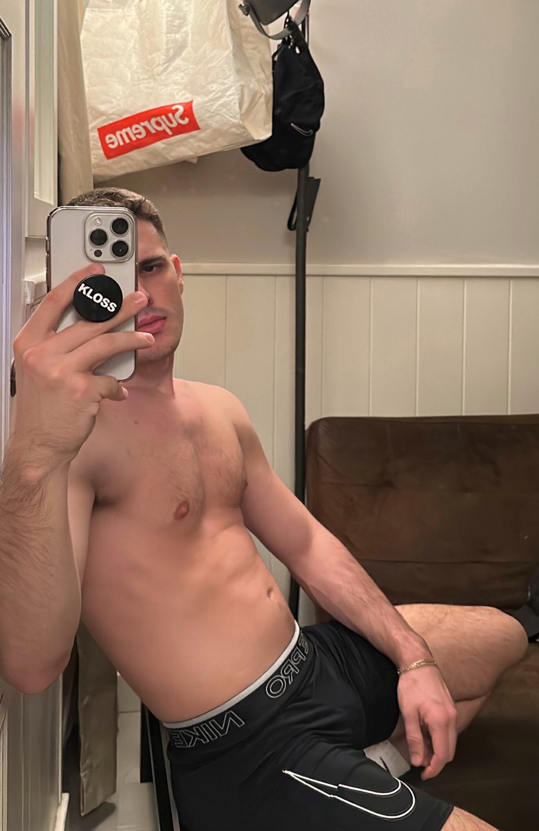 mariots99's tweet photo. Post gym 😮‍💨 https://t.co/CxmAIwmSA7