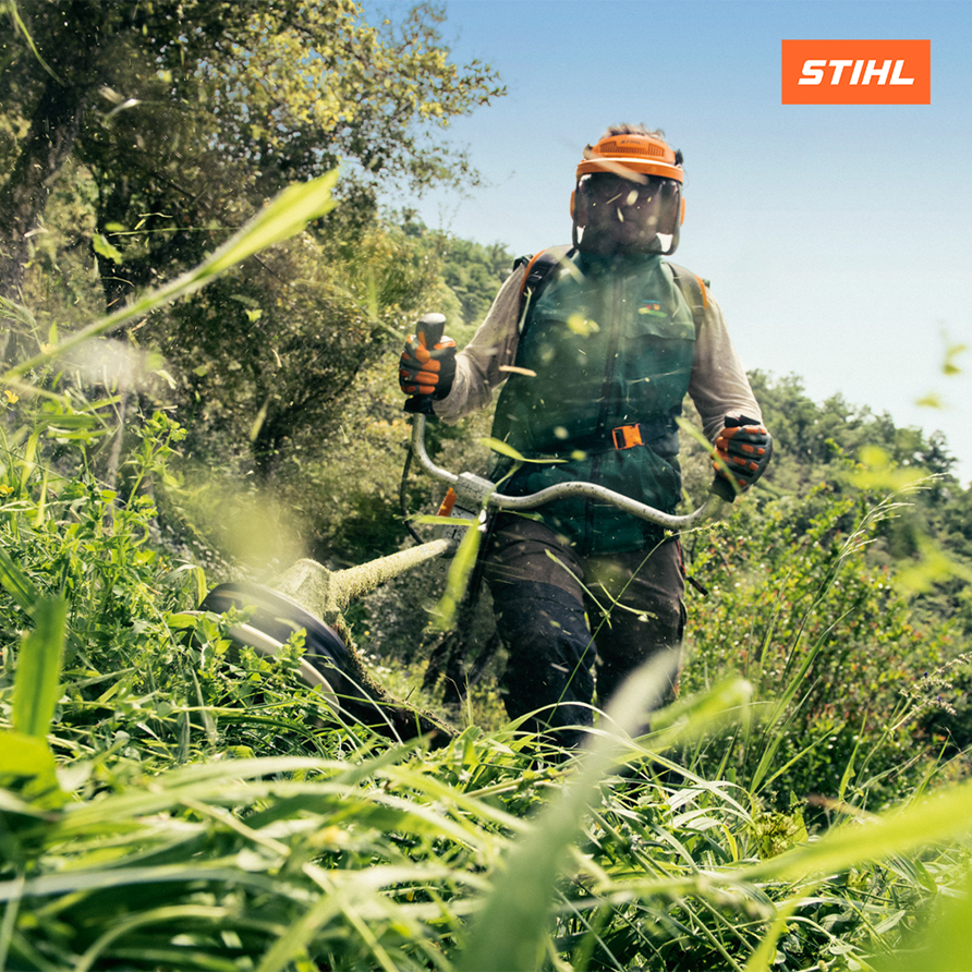 stihlrd's tweet photo. FS 460 la desbrozadora más cómoda, duradera, robusta y ergonómica.  
#stihlrd #stihl #FS460 #desbrozadora https://t.co/dzRDHdel1p