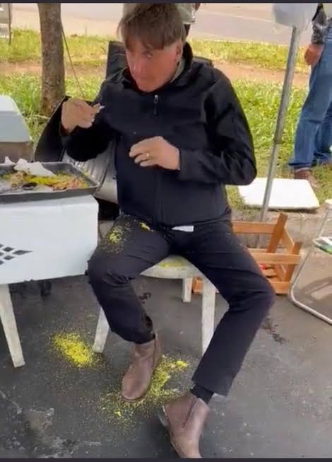 lazarorosa25's tweet image. Simplicidade de quem gastou R$: 13,7 milhões com hotéis, R$ 480 mil em peixarias, R$ 9 mil em sorvete e R$ 33 mil num único dia em uma padaria.