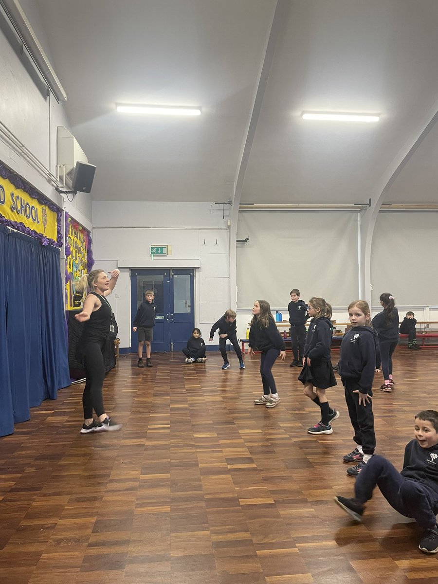 MovementEd_'s tweet photo. Coach Izzy taking dance today @DanesfieldSchl! This week’s focus is COORDINATION, who can tap their head and rub their tummy?? Let’s get moving! #physicaleducation #danceforkids #MentalHealthMatters https://t.co/0coIweM3d2