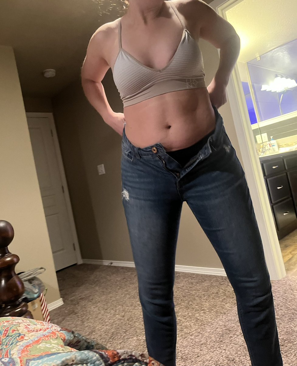 stacy41smith41's tweet photo. #dkny #pullthemup #mombod #pants https://t.co/6t32Klfslw