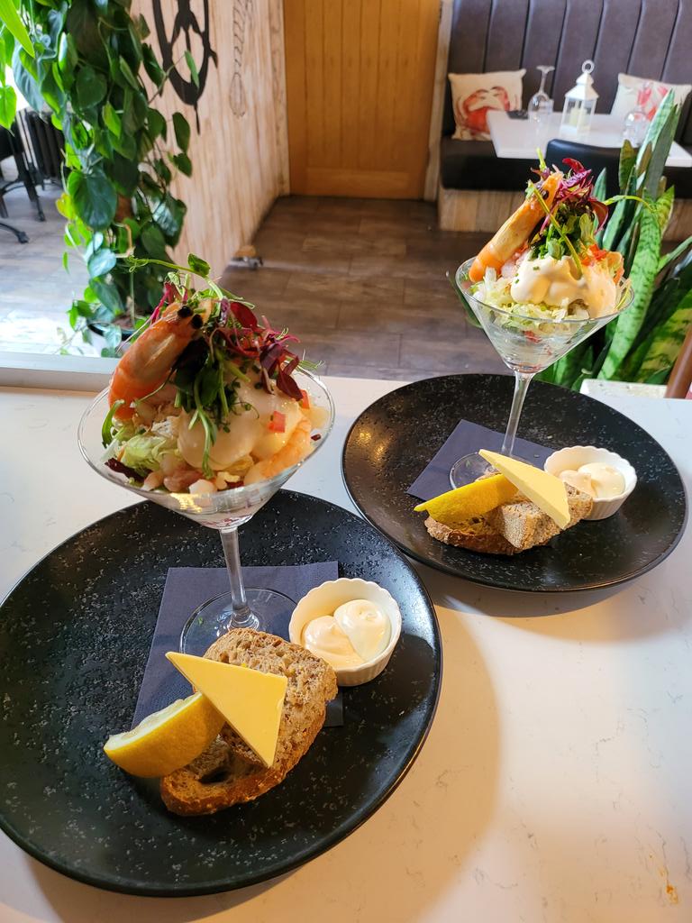 Fishywishy_'s tweet photo. On today's specials board. Crab and prawn cocktail with nutty brown bread, perfect lunch option with fries 😋 @RadioHumberside @FisheliciousUK @jameshoggarth @HullMaritime @minerva_hull @FruitMarketHull @bridshellfish @HodgsonFish https://t.co/WlxTd01h5Q