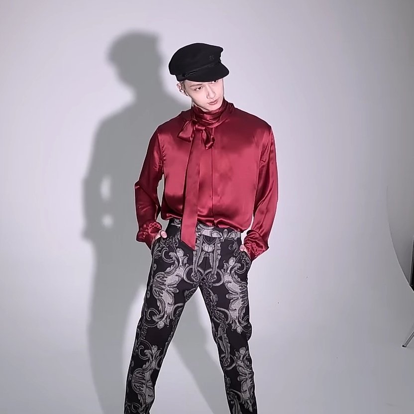 FALLIN4JUN's tweet image. he's giving ryan evans from high school musical idk