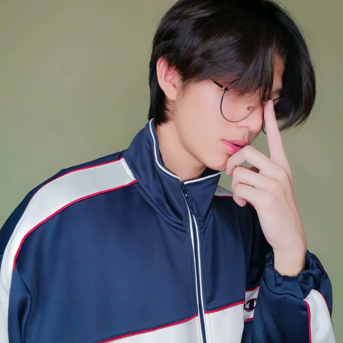Luythai2022's tweet photo. เปลี่ยนวิธีคิดของคุณ 
โลกของคุณก็จะเปลี่ยน ..

ไอจี #รัน #ศรันย์ 
#รันคาราบูจู้ชีสส 

หลัก

@runkabb

บ้าน

@sarunkabb_official

ทวิต 

@RunSarun44

#แฟนเพื่อนtheseries

#ลุยไทย #luythai 
#onsenclub https://t.co/BF3OZSQ4JI