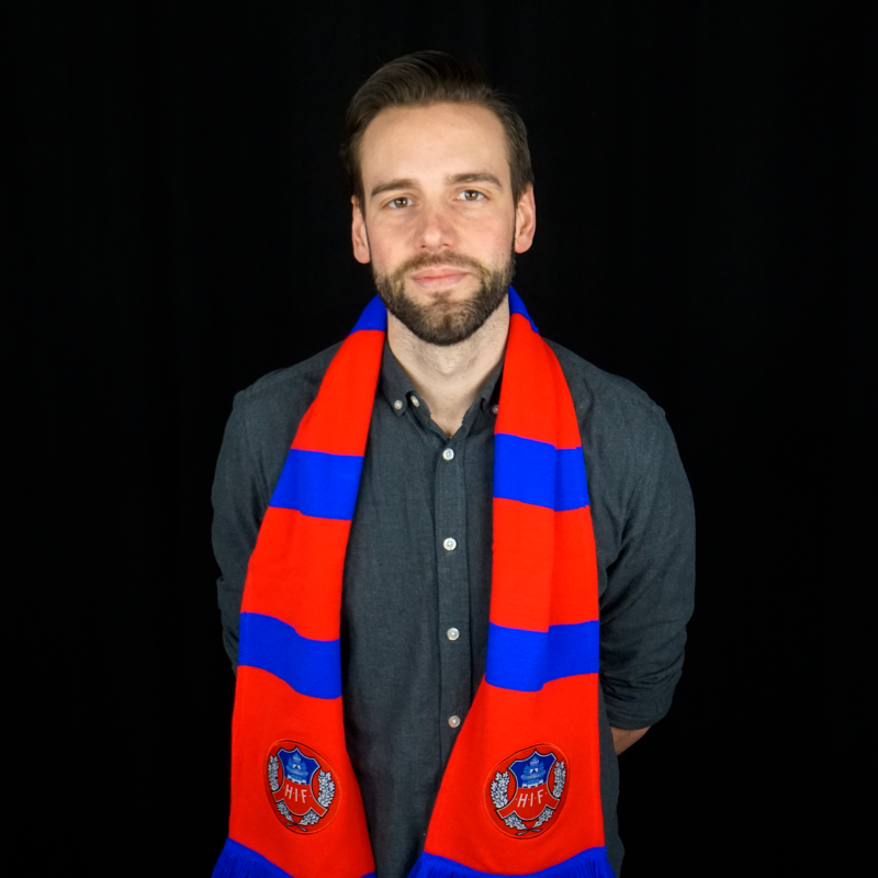 HelsingborgsIF's tweet photo. 🏅 | HIF:s akademichef Mikael Dahlberg tilldelas priset som Årets Unicoach.

Priset går till en ledare som under året har gjort ett ambitiöst och engagerat arbete med utbildningen av klubbens unga spelare, och som förtjänar att uppmärksammas extra mycket.
Stort grattis, Micke!