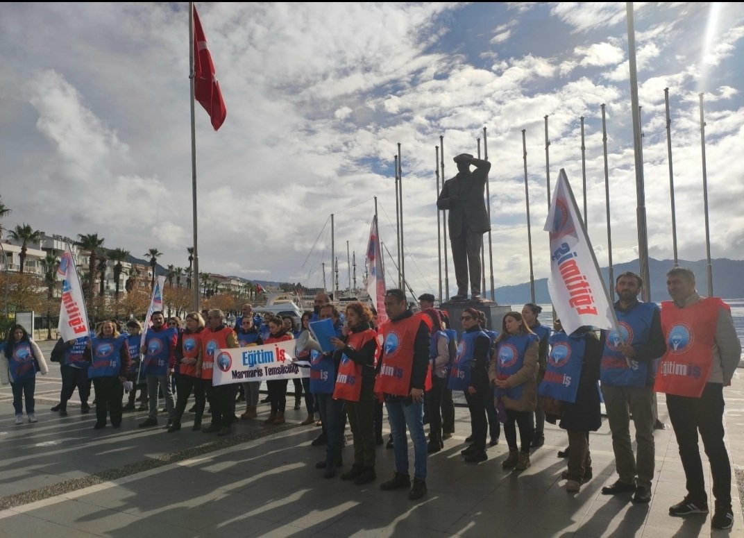 etiyildir's tweet photo. SEFALET ZAMMINI KABUL ETMİYORUZ!
#MemurlarAlanda https://t.co/vj0Es3SD53
