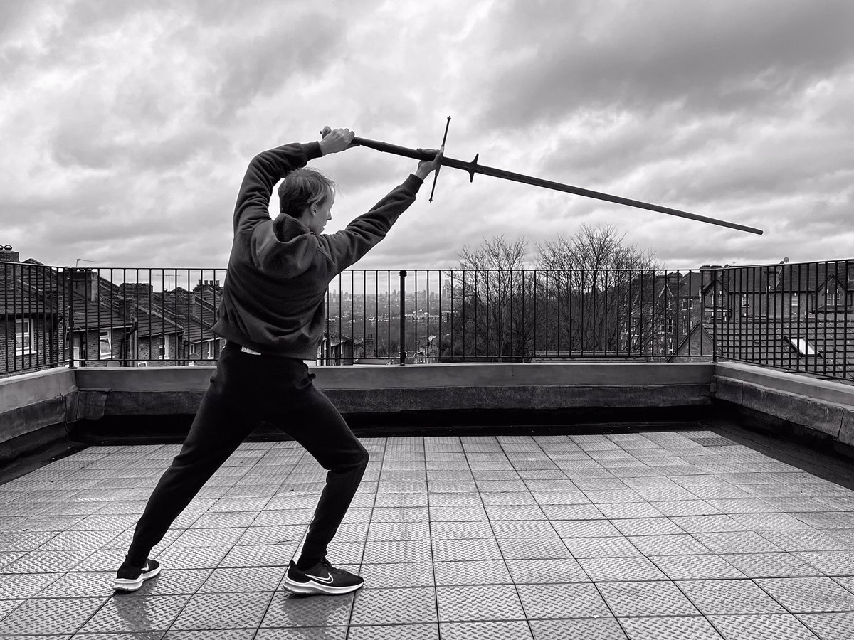 LondonLongsword's tweet photo. The grip starting to relax, the form starting to flow, the sword leading the dance. 
Beautiful progress with a montante private student. Montante by Danelli Armouries
https://t.co/sH459sDx8B
 #rain #montante #greatsword #spadone #fencing #londonlongswordacademy https://t.co/4gyPjKjxgd