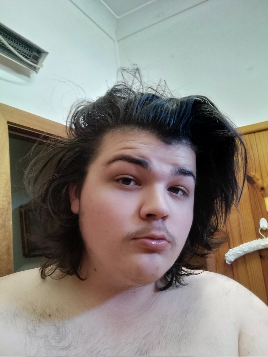 IsaacMashiah's tweet photo. Face reveal lol.
Info about me:
20 yrs old from Australia 🇦🇺🦘
He/him
Virgin
6' tall
I am a big boy
I give great cuddles
Single asf https://t.co/ZmD5KQhQQm