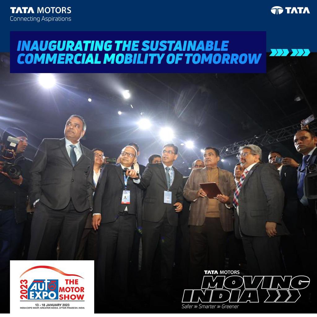 TataMotors's tweet photo. #MovingIndia with sustainable commercial mobility solutions with a range of 14 vehicles, Hon’ble Minister for Road Transport &amp; Highways, Mr. @nitin_gadkari inaugurated #TataMotors pavilion at #AutoExpo2023 with Mr. Girish Wagh, Executive Director, Tata Motors Commercial Vehicles. https://t.co/HrTu16UPHr