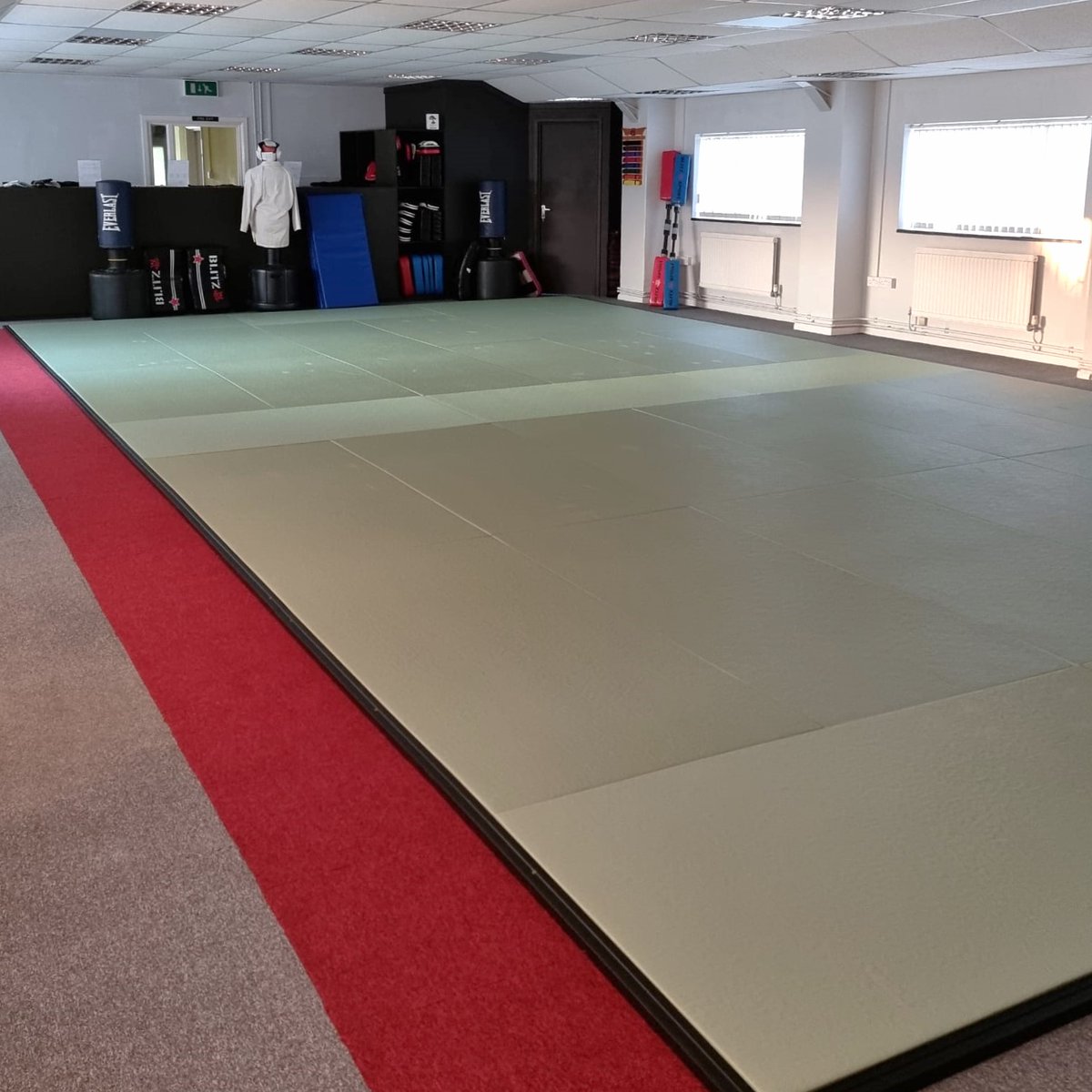 📢 CALLING ALL YOGA AND PILATES INSTRUCTORS 📢

We are looking to rent out our padded dojo in Letchworth during the day and the occasional evening to any yoga/pilates classes, or anything similar which may need a padded floor!

#GoshinKarate #PaddedFloor #Dojo #RoomToRent