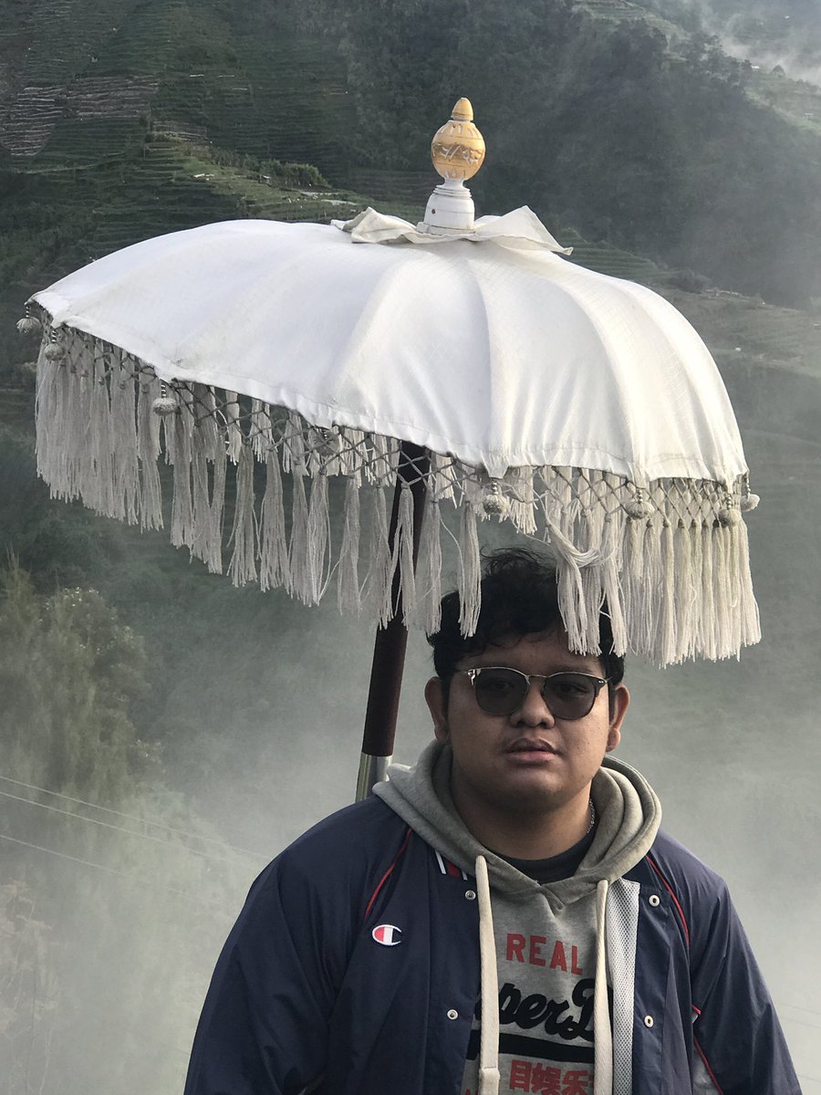 baptiswa's tweet photo. #respect
#bijak
#mawarmerah
#voguemagazine
Film sejarah dieng 8,5/10 https://t.co/nnVzHmvZjM