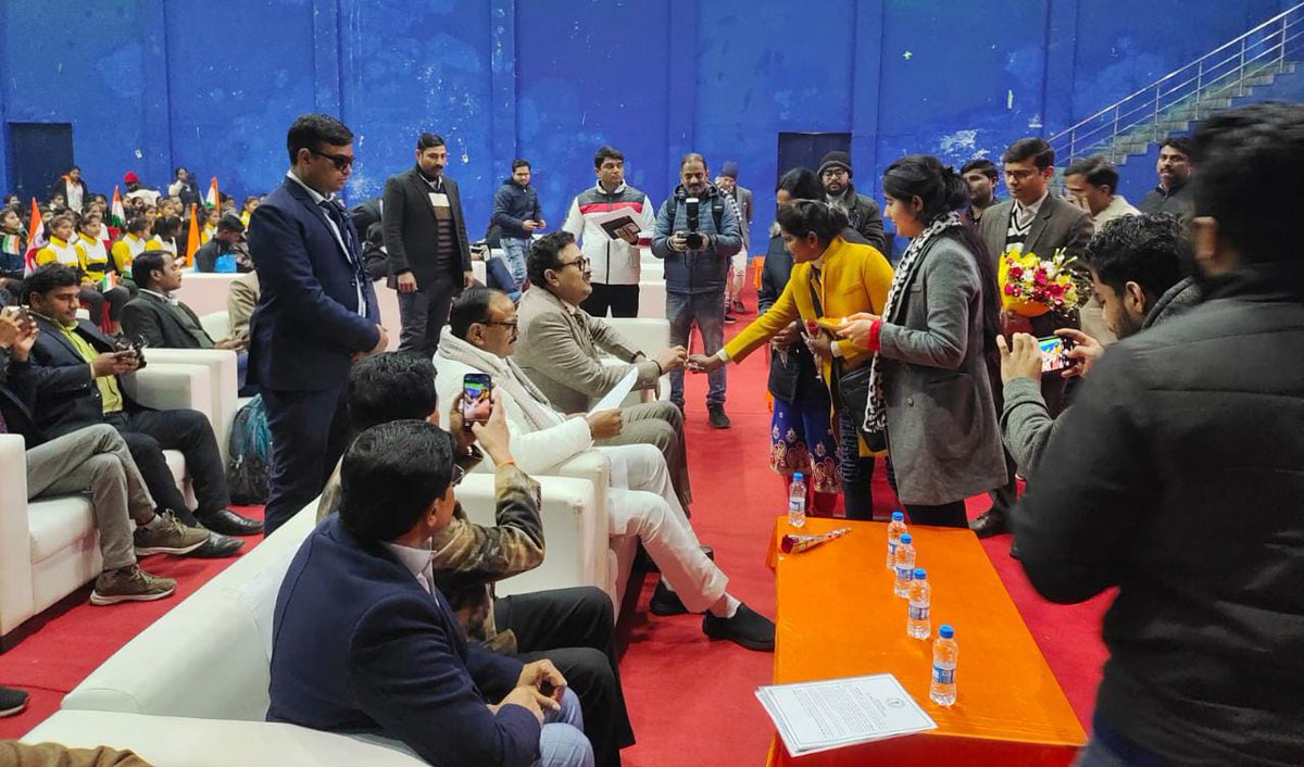 On the occasion of 26th National Youth Festival-2023, President of Vijay Youth Club, Ambarganj under CIvic Action Project interacting with Honorable Deputy Chief Minister of Uttar Pradesh. <a href="/rakeshk80310564/">Rakesh Kumar Mishra</a>
<a href="/FamilyhealthIn/">Family Health India</a> <a href="/sksomya/">Som Sharma</a> <a href="/brajeshpathakup/">Brajesh Pathak</a> @GodrejGroup <a href="/CMOfficeUP/">CM Office, GoUP</a> <a href="/nhm_up/">NHM UP</a>