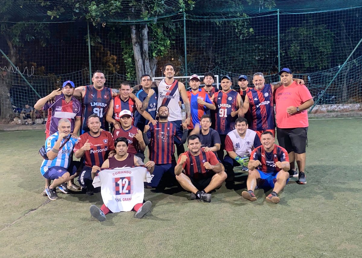 FeFerreira23's tweet photo. Arrancamos el año futbolístico de la mejor manera, Amplias victorias frente a los hermanos de Comando Ñemby y bueno,todo sigue igual, que pase el siguiente. Ya pasaron a formar parte de la lista de HIJOS NUESTROS🔵🔴😌🤭AGUANTE COMANDO! PD: los viejos y gordos seguimos vigentes😉 https://t.co/rjHUS6sqBo