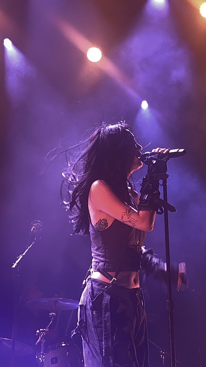 hallowedwaters's tweet photo. The purple series 2/2 @rinasawayama  #HoldTheGirl World Tour Sydney https://t.co/1oNUWdBTTr