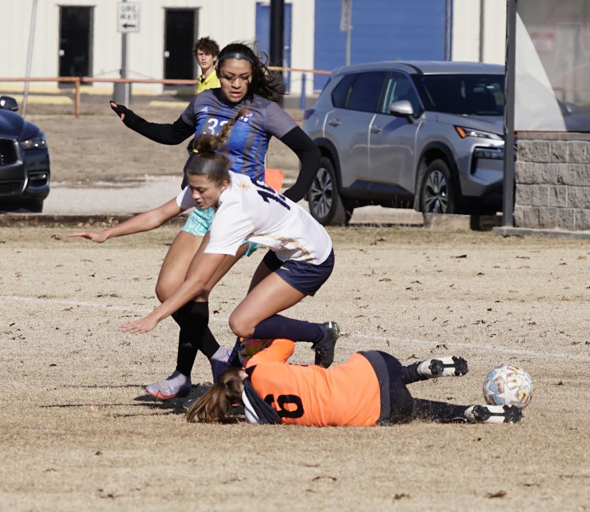 AliDSoccer's tweet photo. ❤️ Keepers ❤️ #SixEggs #PPP #soccer #futbol  #hardwork #soccerista #girlpower #girlssoccer #womenssoccer #baller #goals #puma #soccergirl #PiedmontSoccer 
@girlssoccernet @OkPiedmont @girlsfutbolclub @ImYouthSoccer @ImCollegeSoccer @SoccerMomInt @SoccerGrlProbs @NcsaSoccer @ncsa https://t.co/JAOGl1Jo9N
