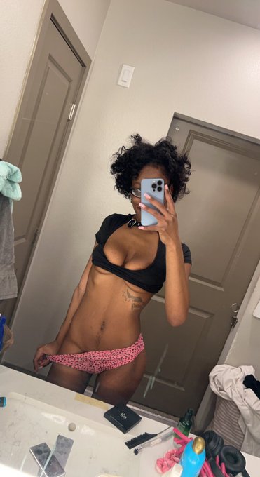 this kitty needs a pounding   https://t.co/gUXE8LVjib $10 https://t.co/pAfYkykku7