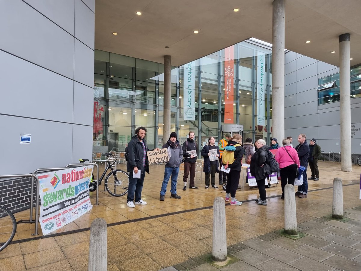 NSSN_AntiCuts's tweet photo. #NSSN supporting @HackneyUNISON #LibraryStrike day 2 @unisontheunion @hackneycouncil https://t.co/oDIzOqDYb4