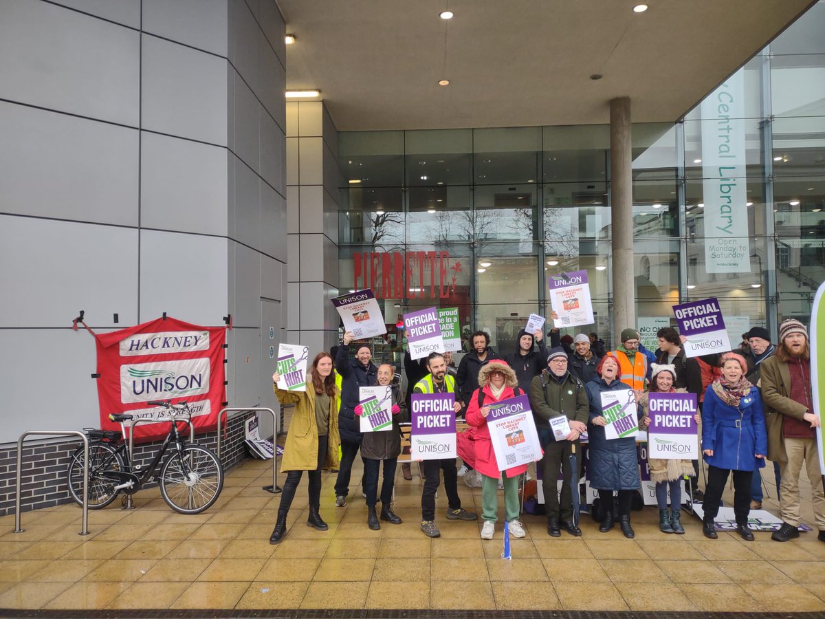 NSSN_AntiCuts's tweet photo. #NSSN supporting @HackneyUNISON #LibraryStrike day 2 @unisontheunion @hackneycouncil https://t.co/oDIzOqDYb4