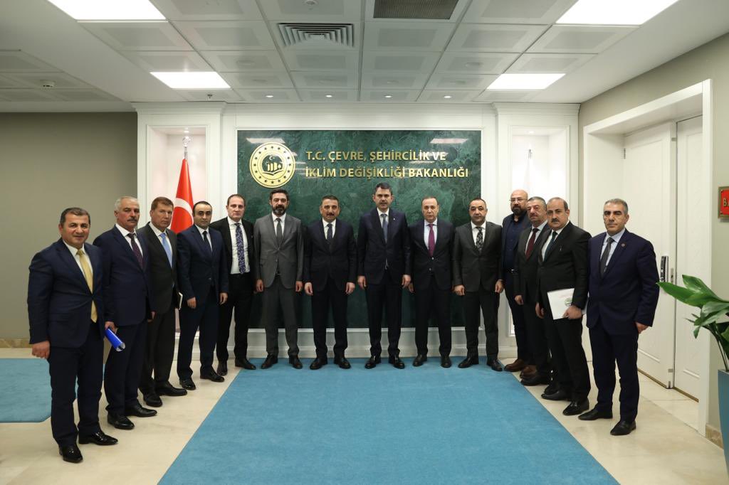 Valimiz Sayın Osman Hacıbektaşoğlu başkanlığındaki heyet ile birlikte Çevre, Şehircilik ve İklim Değişikliği Bakanı Sayın Murat Kurum'u ziyaret eden Kaymakam/Belediye Başkan V. Sayın Çağlar Tekin, ilçemizde yapılması planlanan proje ve yatırımlar ile ilgili bilgi verdi.
<a href="/ctekin24/">Çağlar TEKİN</a>
