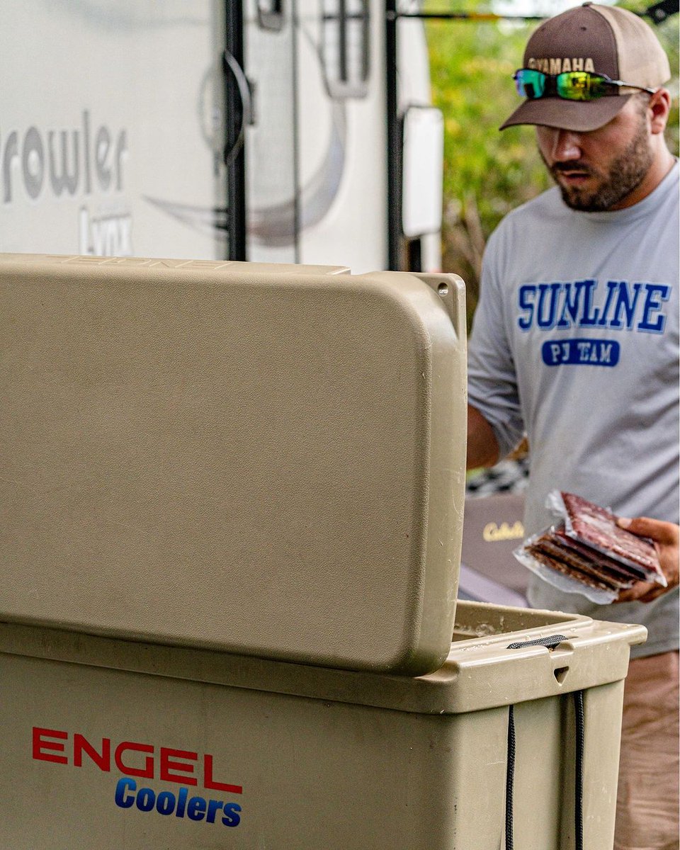 EngelCoolers's tweet photo. Keep your venison #seriouscool for those long road trips or just going down the road!
.
๐ท @DeerGearTV
@EngelCoolers #engel85 #engelcoolers #rotomoldedcooler #highperformancecooler #iceretention
#eng80 #seriouscool #venison https://t.co/0sI0qqV0DM