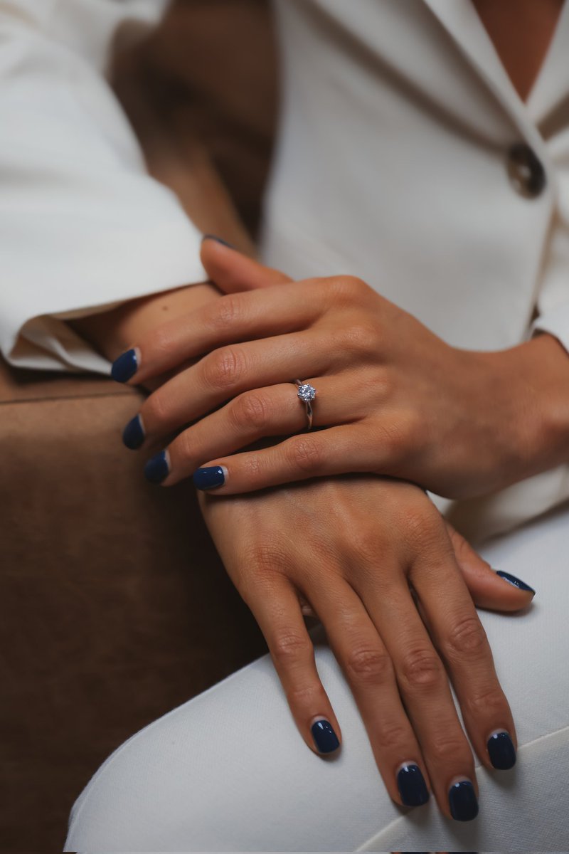 February is around the corner. Everybody knows about February 14th, "Valentine's Day" but did you know about "Propose Day" on the 8th ?
Elikia Diamond helps you to surprise your loved one 🥰

#valentineday2023 #elikiadiamond #antwerpdiamonds #jewelryinspo #engagementring