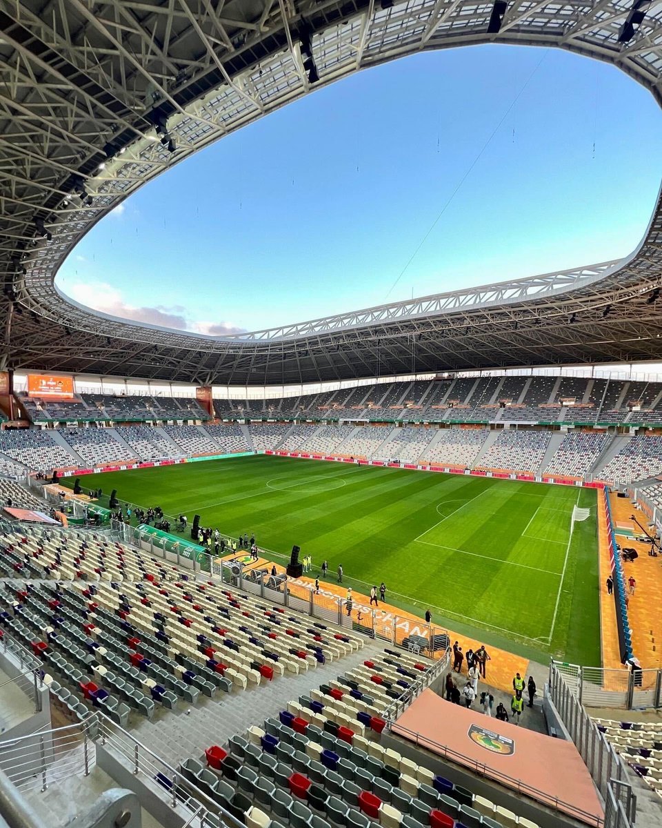 Algeria_FC's tweet photo. 1⃣ day to go until the start of the 2022 African Nations Championship in Algeria 🇩🇿 #CHAN2020
📸 Nelson Mandela Stadium, Algiers
📸 Olympic Stadium, Oran
📸 May 19, 1956 Stadium, Annaba https://t.co/z8NEmwp4lr