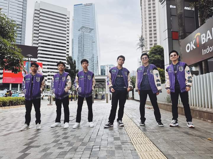 Lethal_Kisser's tweet photo. Yass PH teams won in the upper bracket fight against Indonesian teams Congrats Blacklist International and ECHO eSports 🖤💜🇵🇭
#PinasLangMalakas
#EchoLoud #EchoProud
#BreakTheCode https://t.co/6JbJf2YlP9