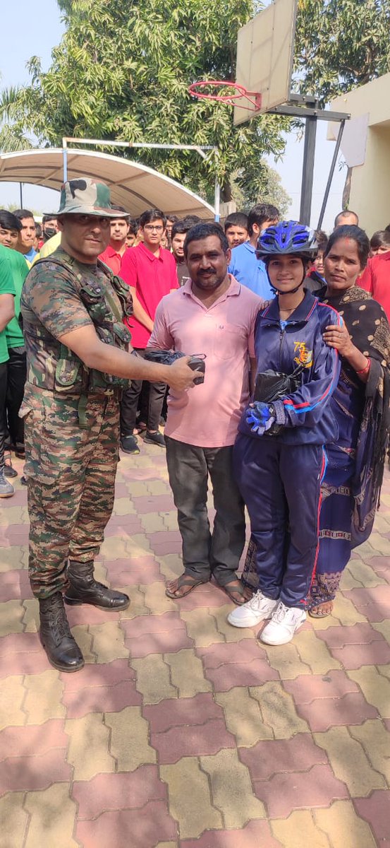 Simayad82948134's tweet photo. #Sabarmaticyclerally 
@ncc4gujgirlsbn 
@ADevvrat @ArvindKapoorTYG @GovernorofGuj @GujaratPolice @HQ_DG_NCC @NCC_Dte_Gujarat @Poonamm87120707 
Thank you 💓 papa https://t.co/nC018I4zqw