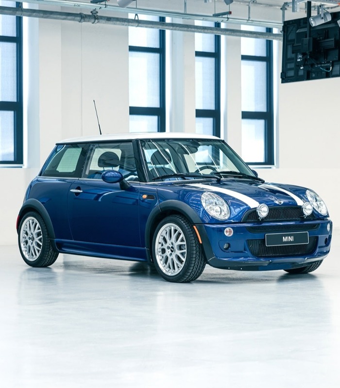 MINIUK's tweet photo. The Italian Job's 2003 showstopper 🇮🇹.
Did you know in the modern remake, MINIs had to be modified according to what was required for a shot, such as an addition of a second steering wheel?
Discover the star of the show: https://t.co/eTOV68lVXP
#ItalianJob #MINI #MINIOneOff https://t.co/DbbjLVaRSb
