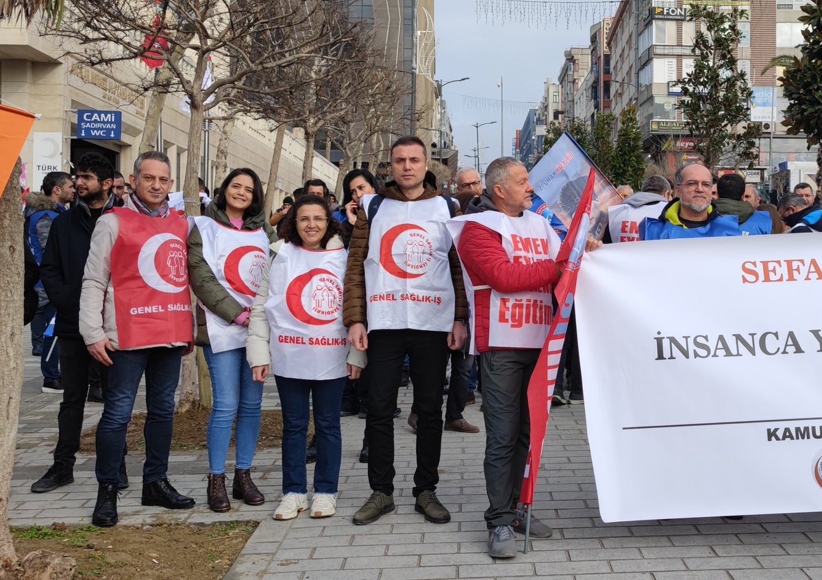 Herşeye alkış tutanlardan değil, haksızlığa karşı duranlardanız...
<a href="/ozsoz_asiye/">Asiye ÖZSÖZ</a>
@BirlesikKamu_is
@Gsi2015 
<a href="/egitimis/">Eğitim-İş</a> 
<a href="/SaHaDernegi/">Sağlık Çalışanları Hak Ve Mücadele Derneği</a> #MemurlarAlanda